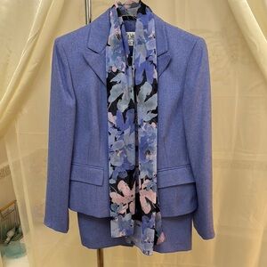 Le Suit Women's Lavender Blazer with Floral Scarf